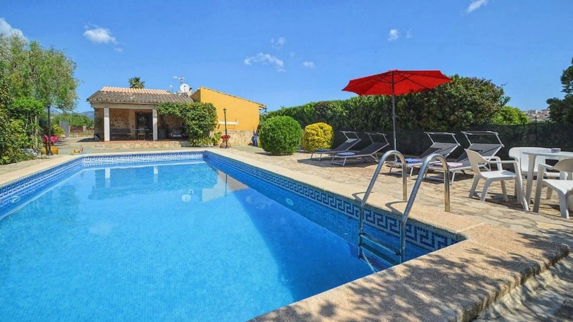 Flirty Cottage Mit Pool In Buger Bis Zu 6 Personen